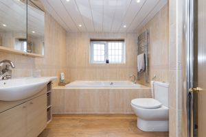 Ensuite- click for photo gallery